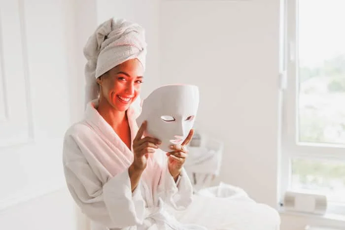 Inquisitive About Mira Rajput’s Led Mask Routine? Here's What It Does